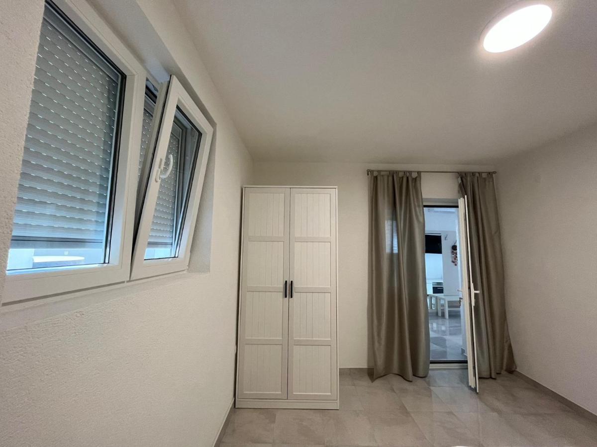 Apartment Deluxe Summer Breeze Baska Voda